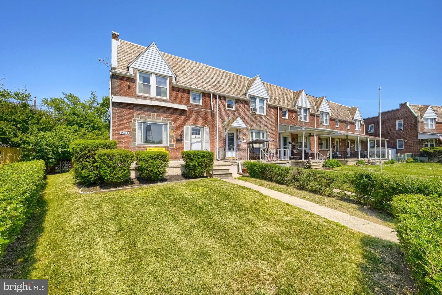 2411 Fairway photo 2