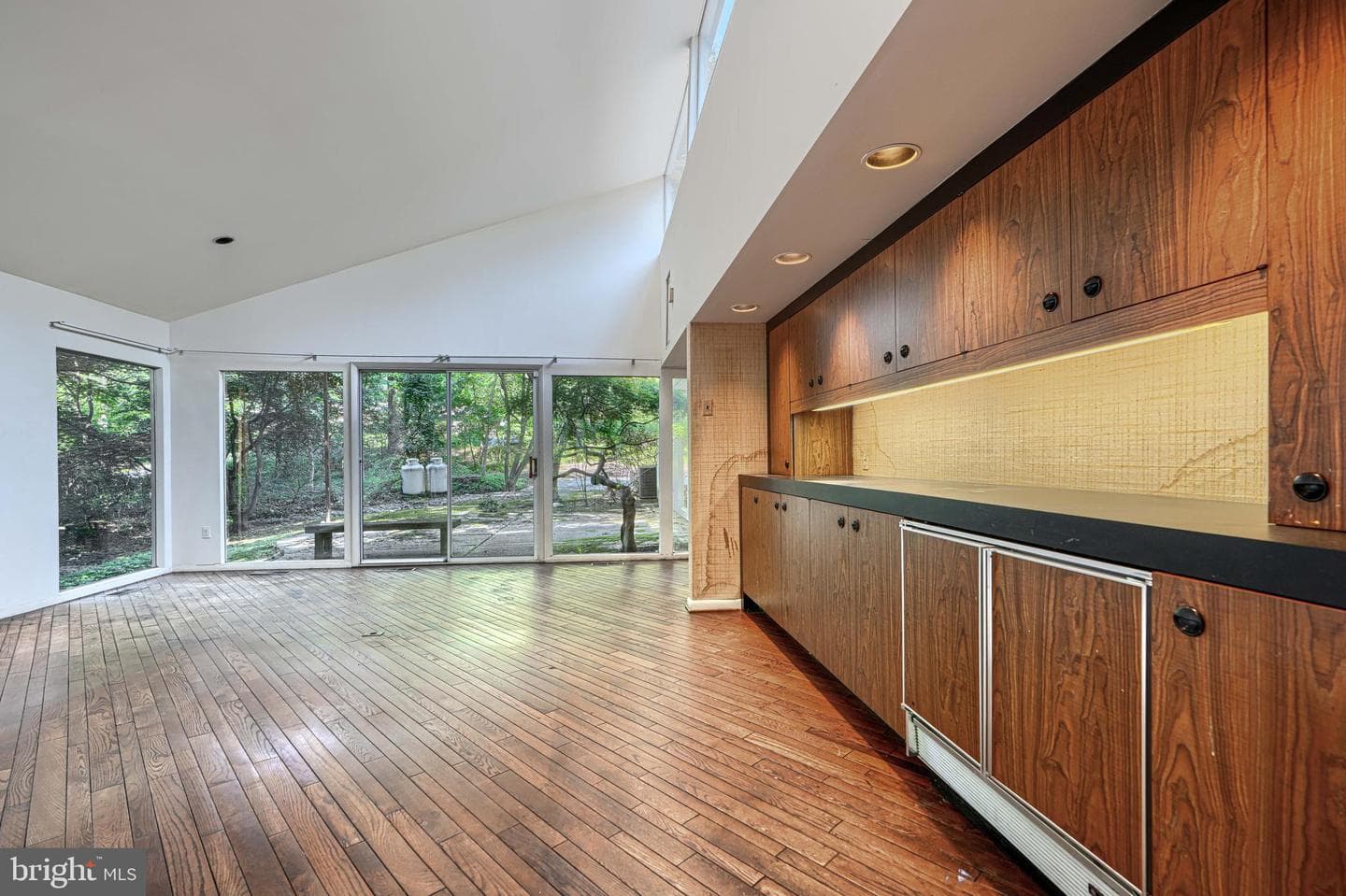 2 Kenmont Court photo 40