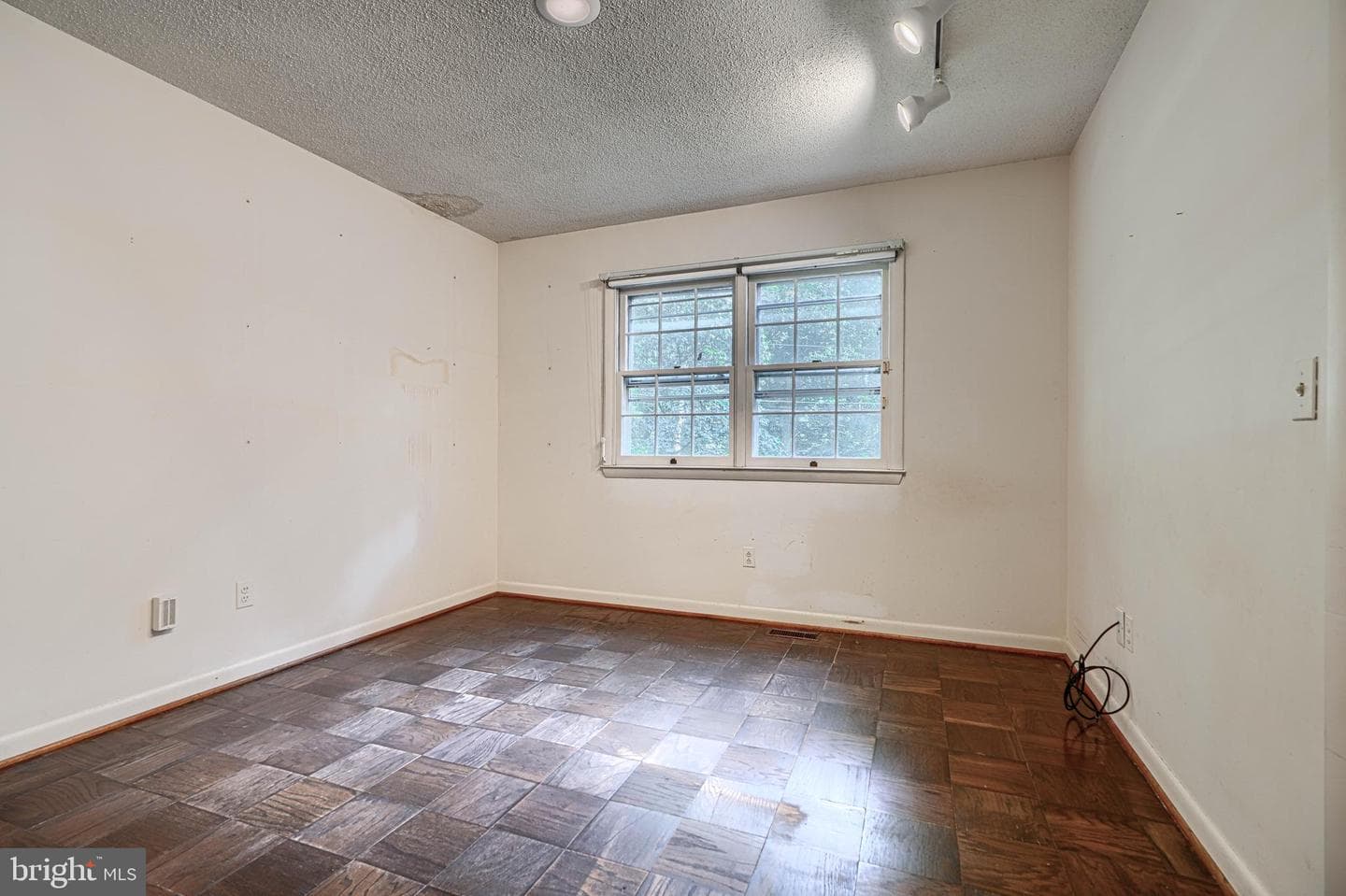 2 Kenmont Court photo 61