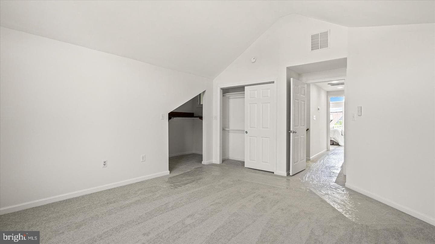 646 Rockaway Beach Avenue photo 27
