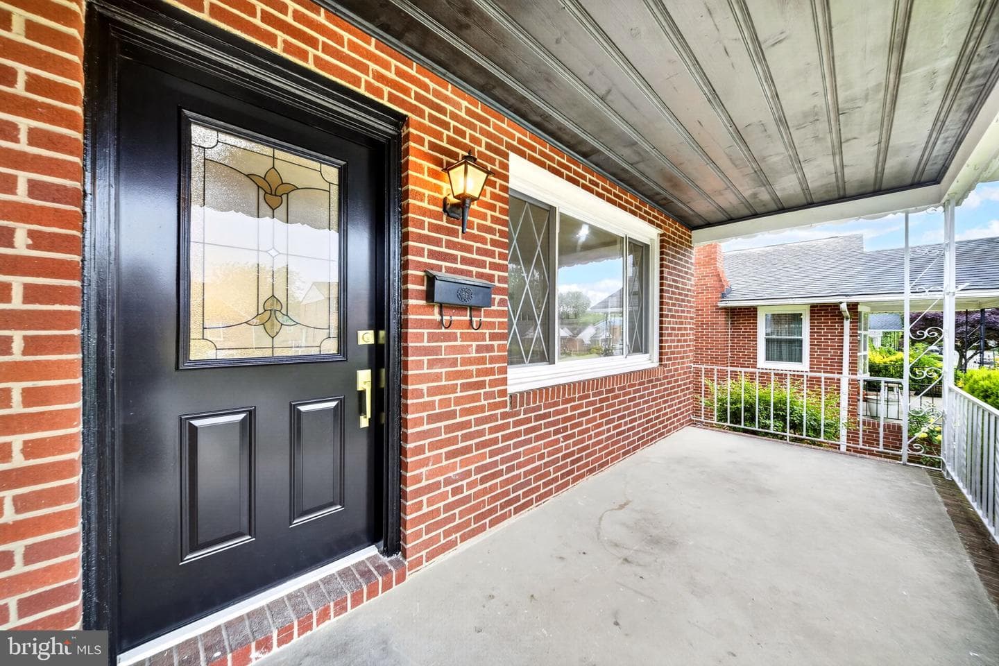 8217 Laurel Drive photo 4