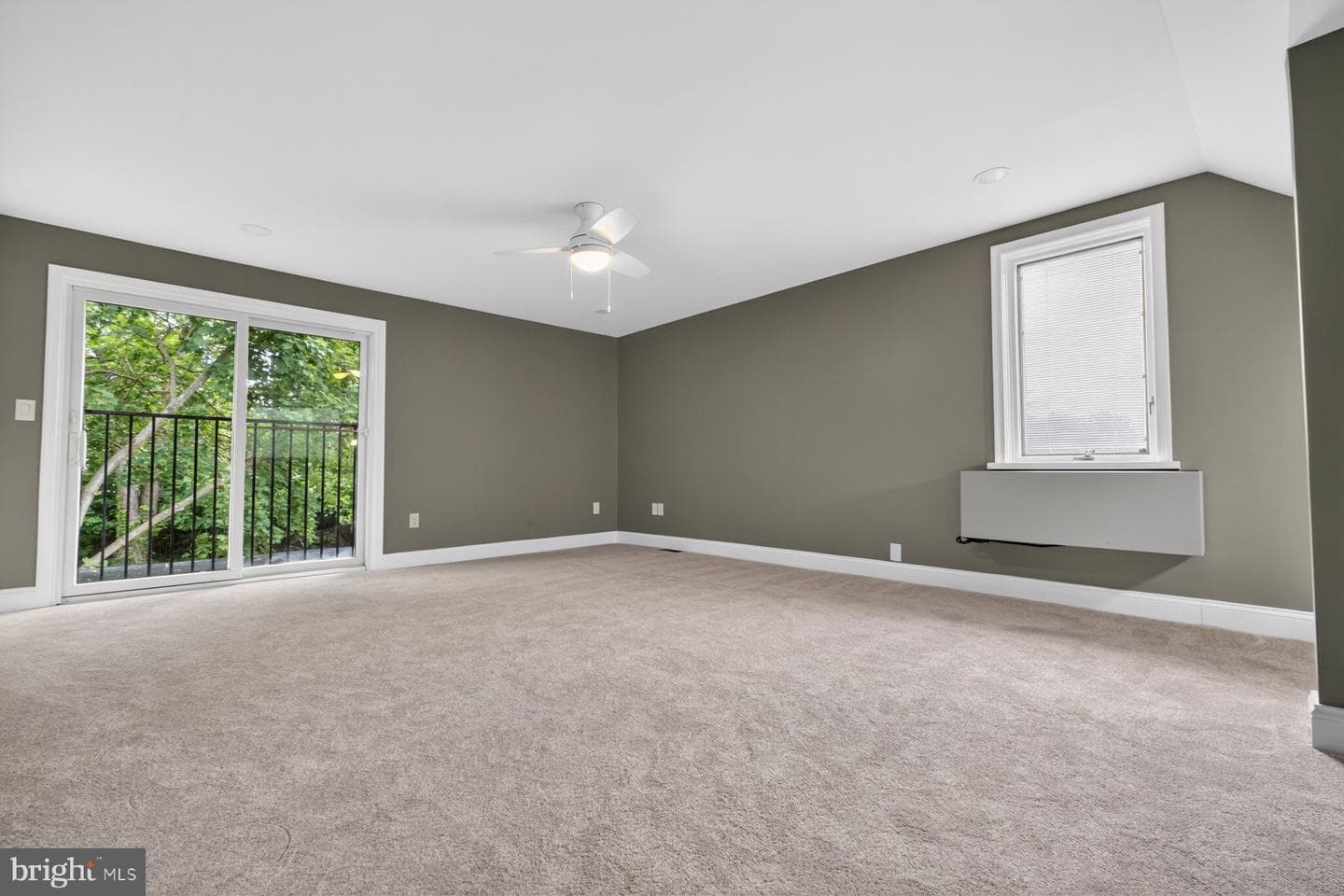 409 Oak Court photo 16