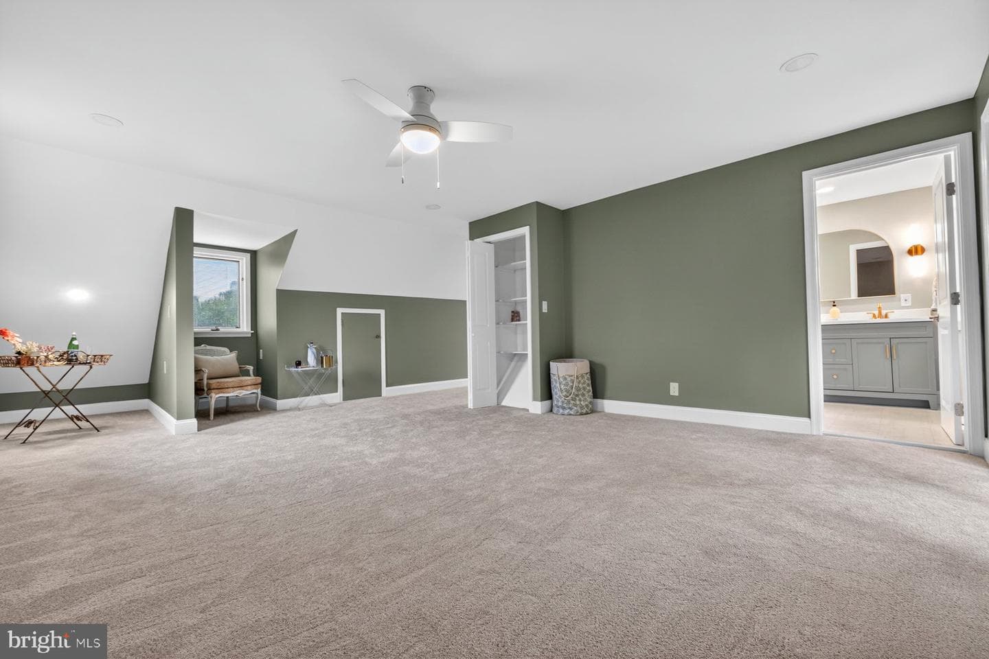 409 Oak Court photo 17