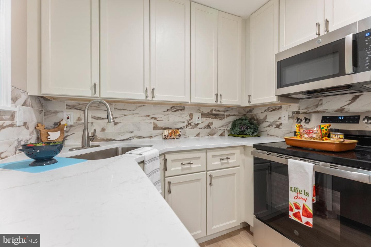 409 Oak Court photo 32