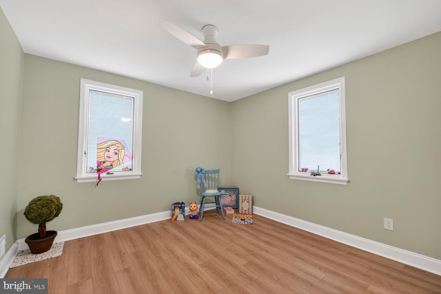 409 Oak Court photo 6