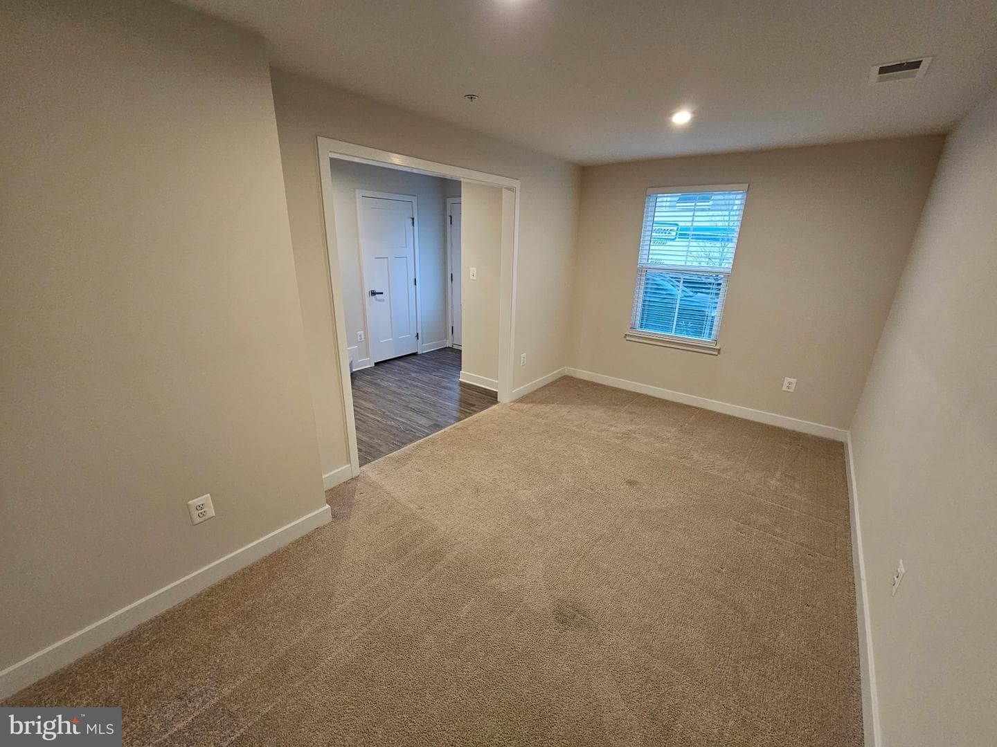 6234 Islington Street photo 4