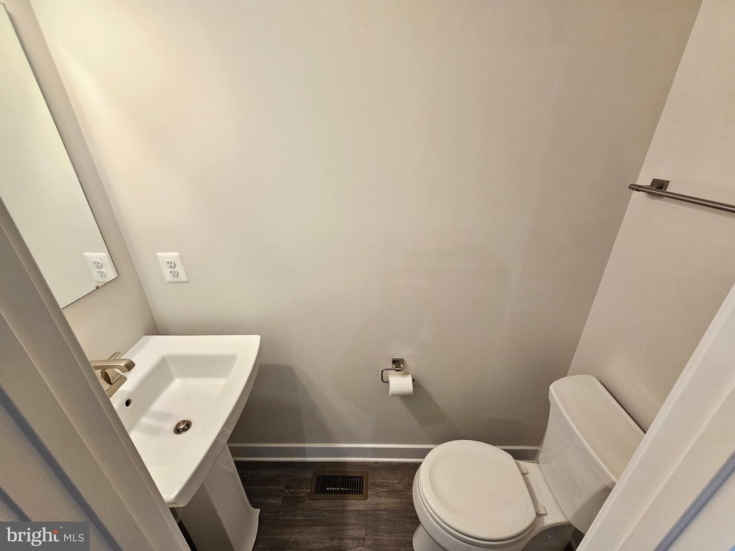 6234 Islington Street photo 9