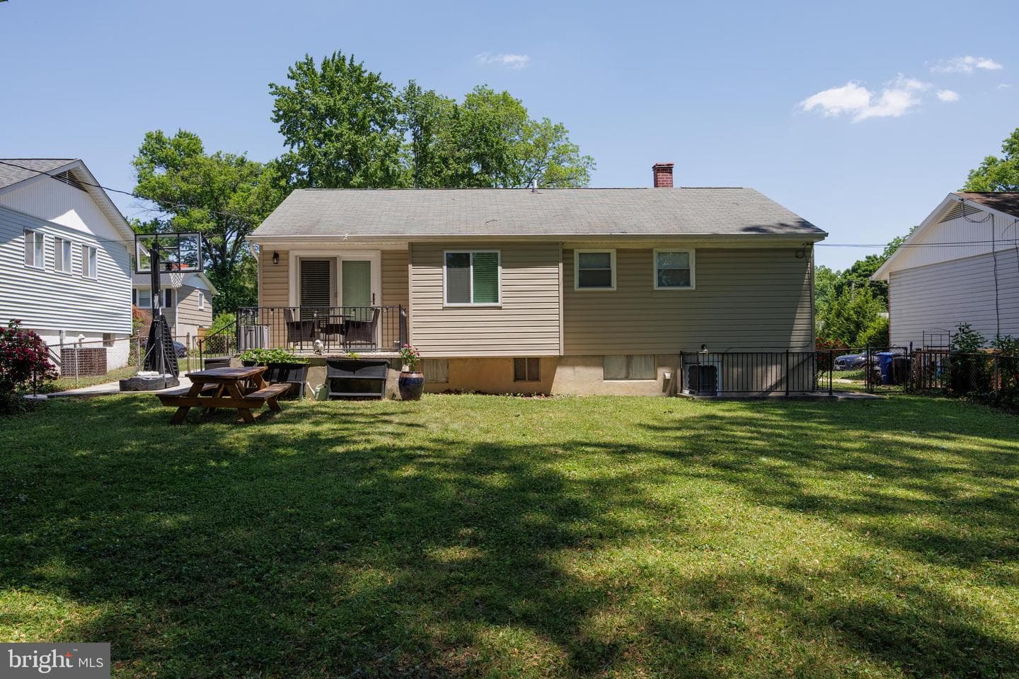 315 Osborne Avenue photo 44