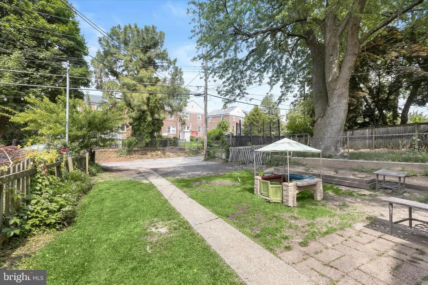 1823 Deveron Road photo 38