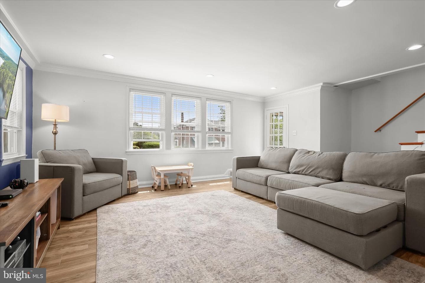 1823 Deveron Road photo 5