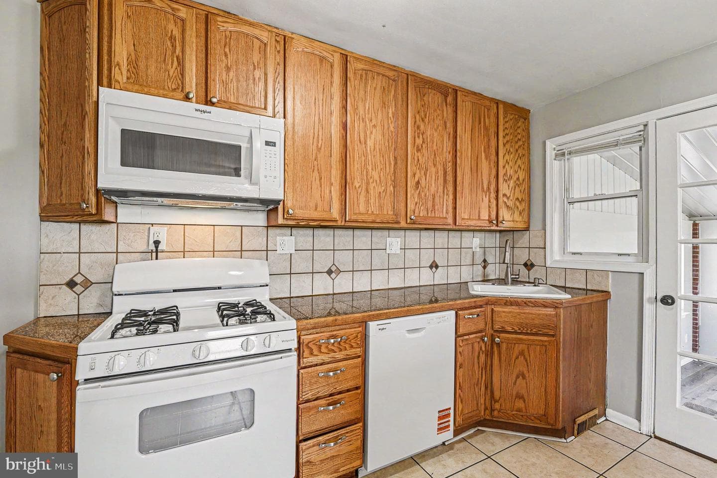 8025 N Boundary Road photo 11