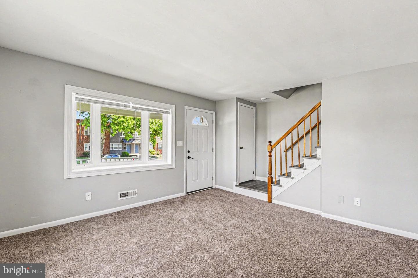 8025 N Boundary Road photo 4