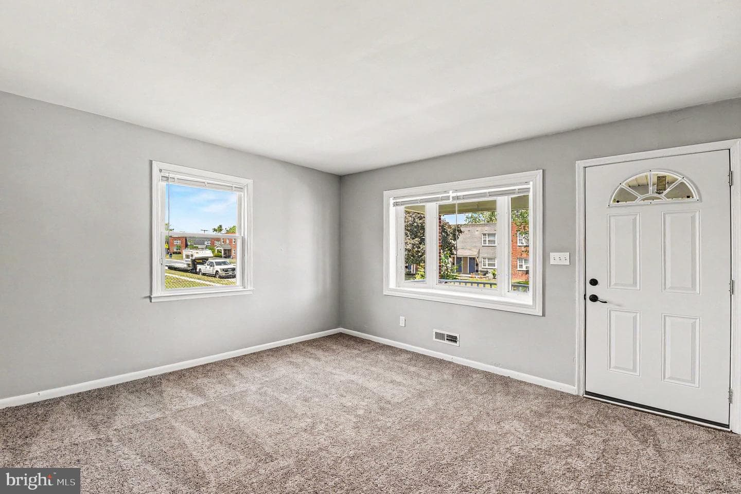 8025 N Boundary Road photo 5
