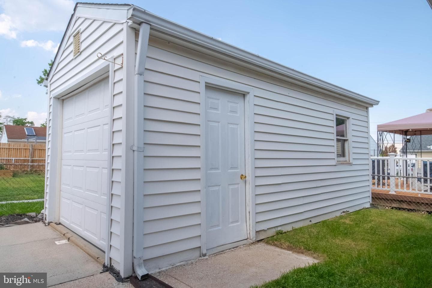 2411 Saratoga Avenue photo 30