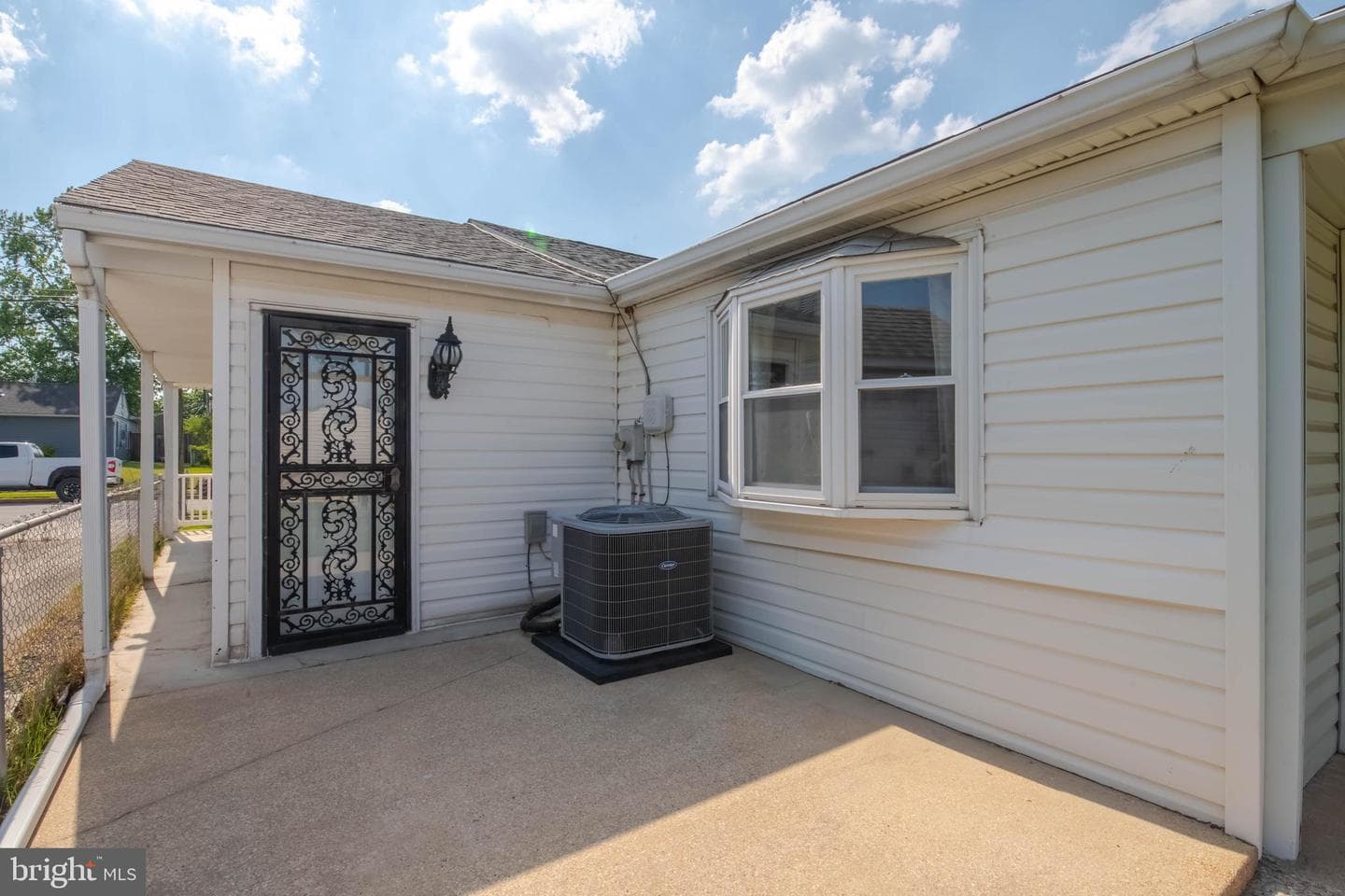 2411 Saratoga Avenue photo 38