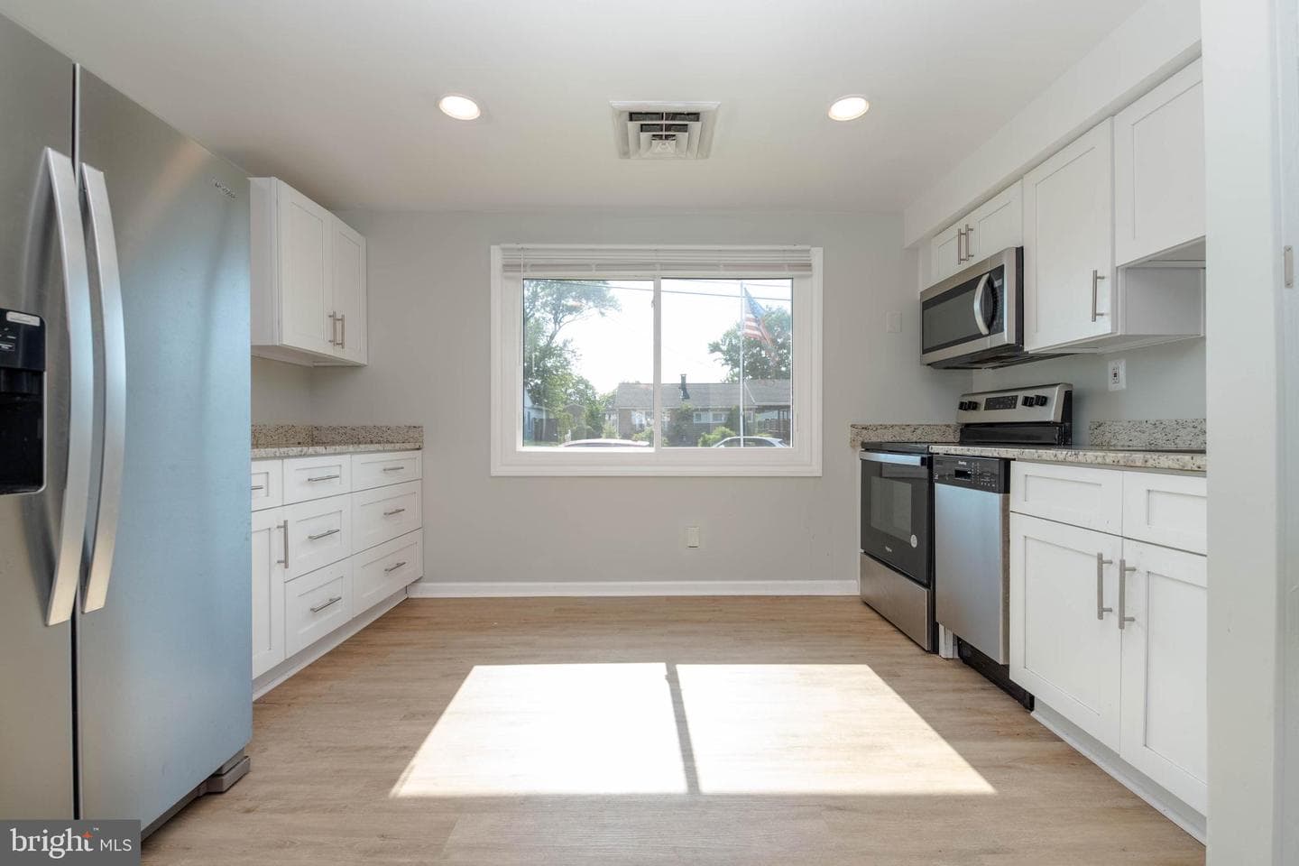 2411 Saratoga Avenue photo 8