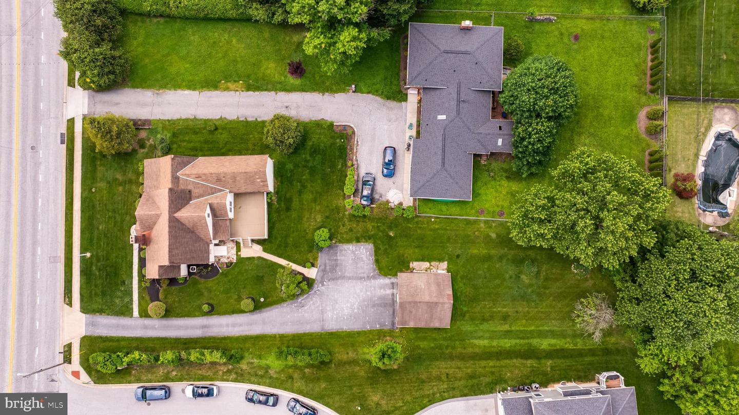 210 W Timonium Rd photo 65