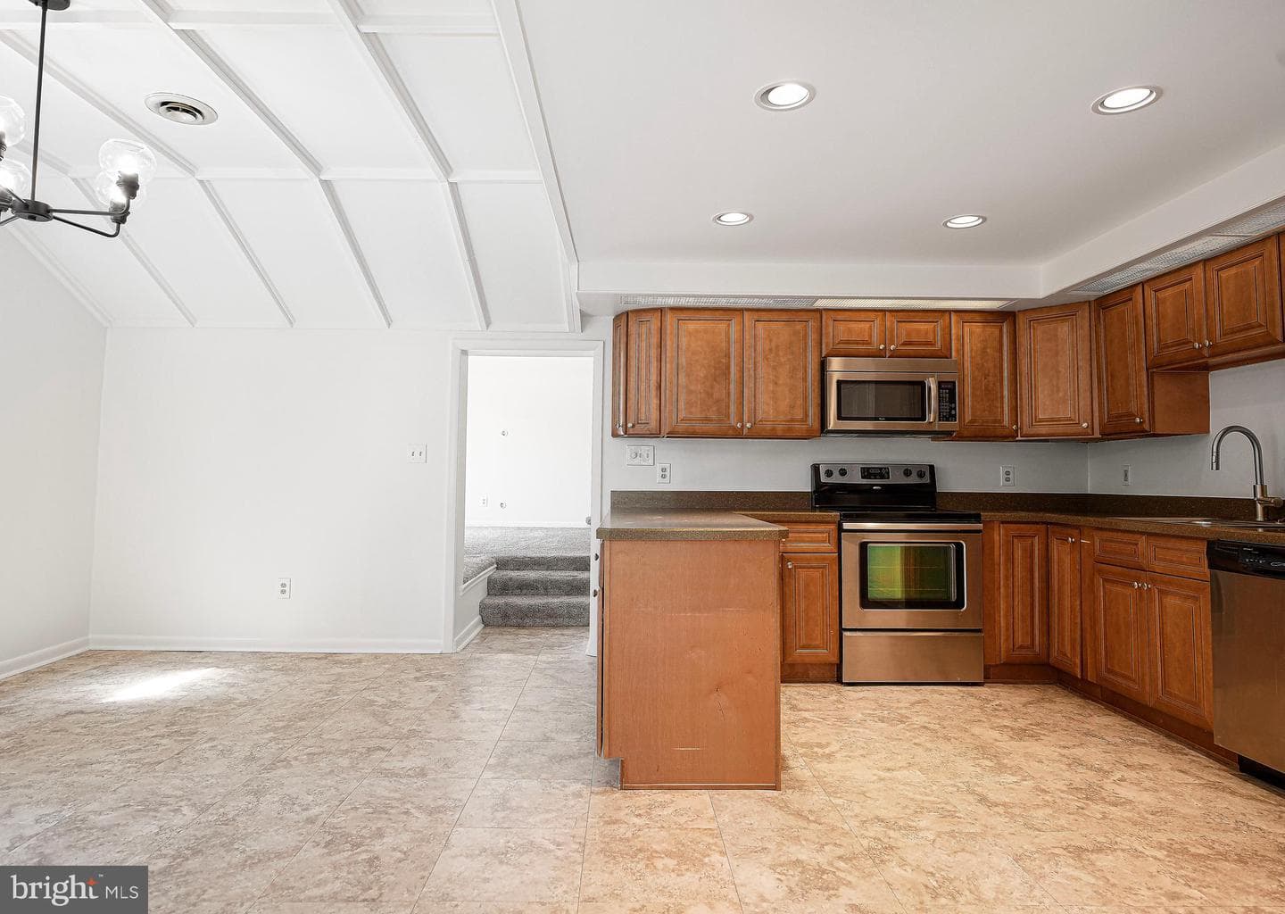 8724 Littlewood Road photo 13