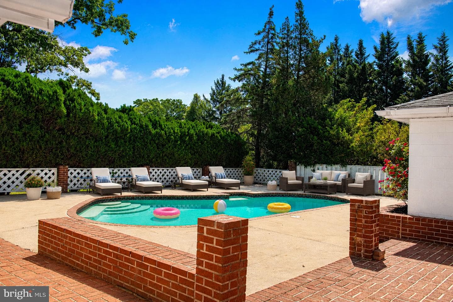 8724 Littlewood Road photo 2