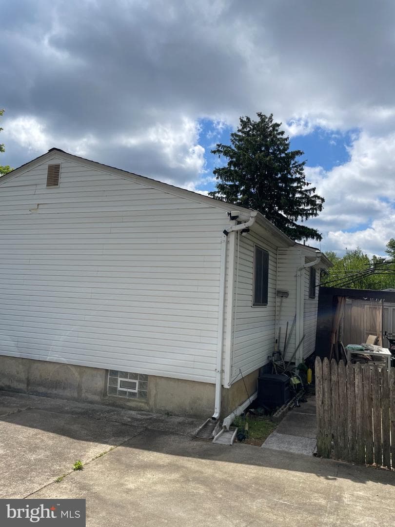 6909 Digby Road photo 3