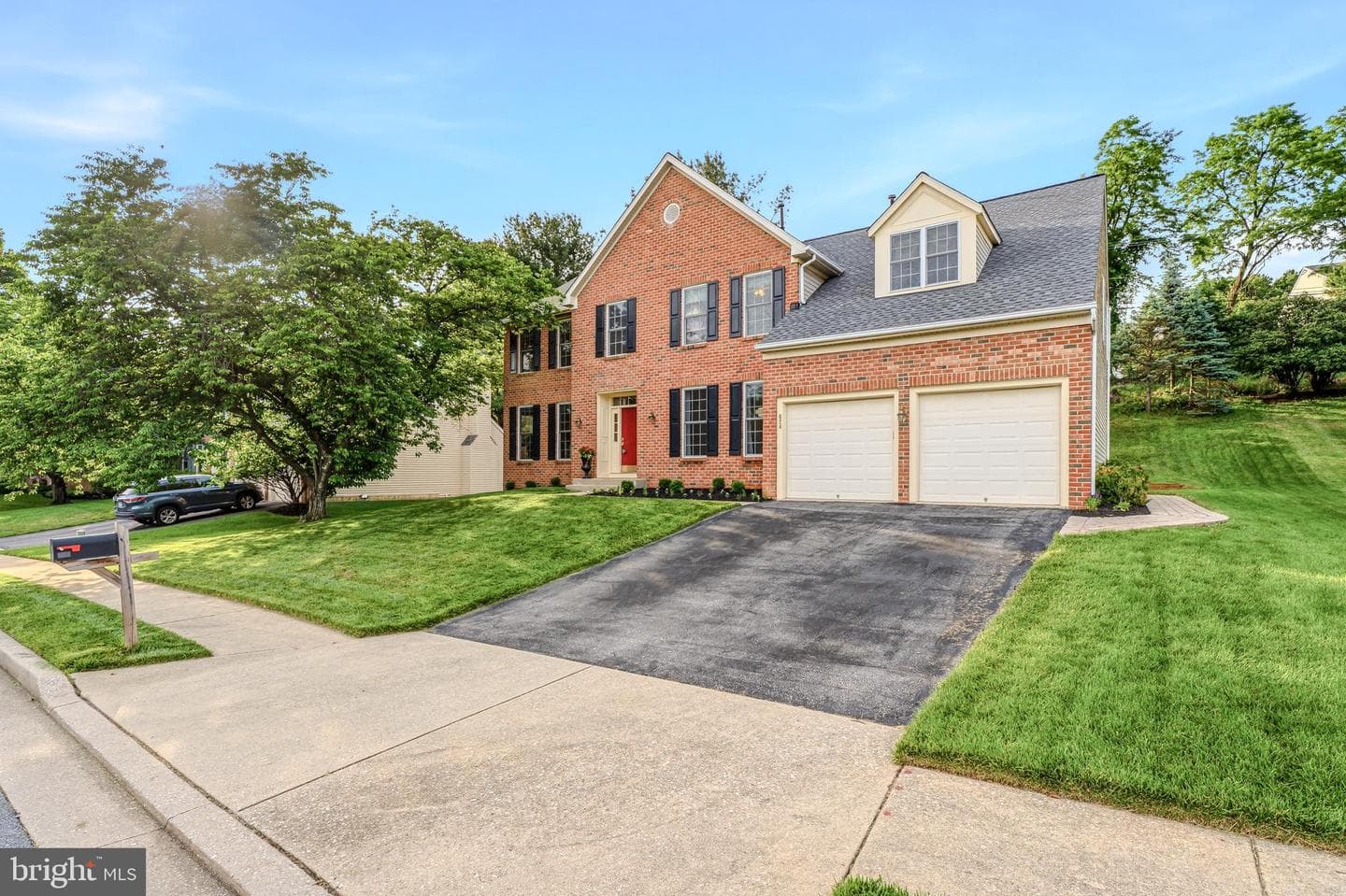 624 Oak Farm Court photo 1