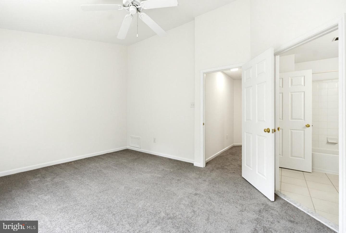 5002 Strawbridge Terrace #5002 photo 33