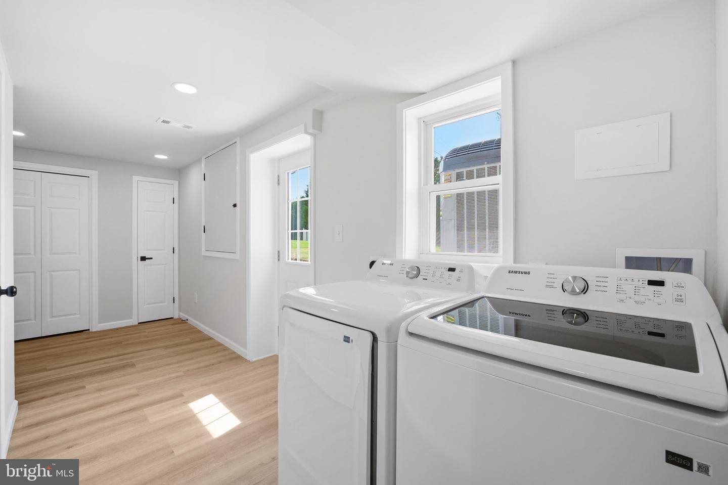 813 Branford Circle photo 32