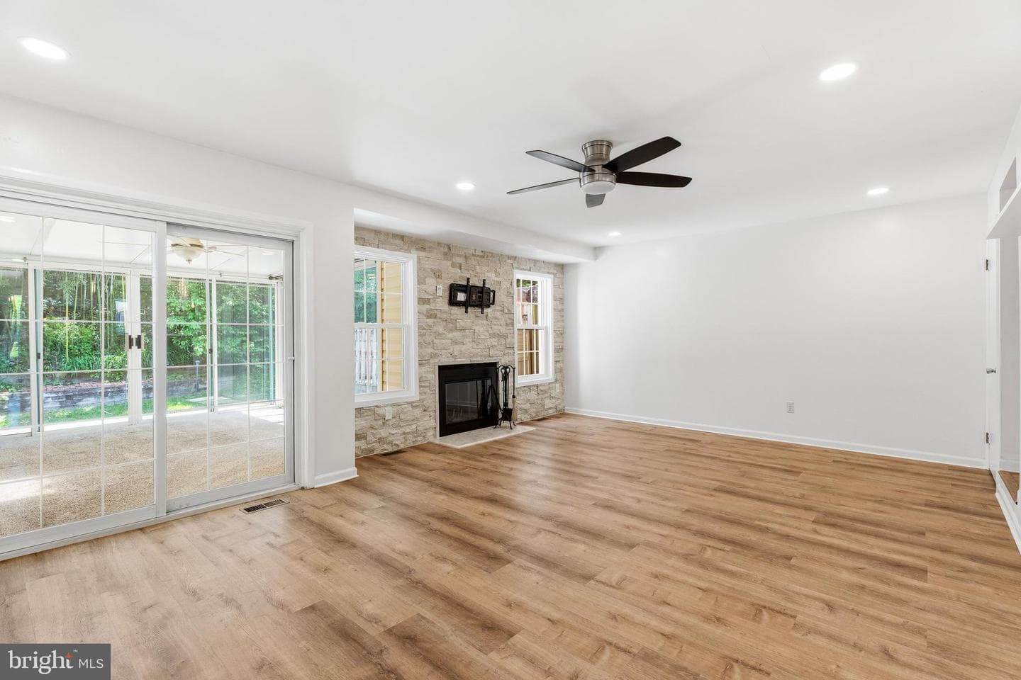 27 Warren Comn photo 10