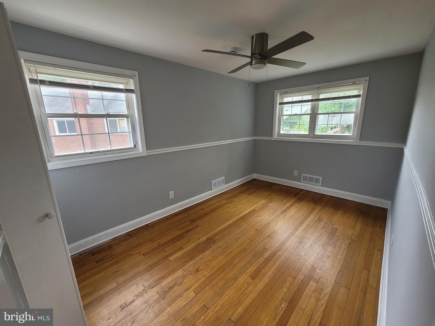 7449 Forrest Avenue photo 10