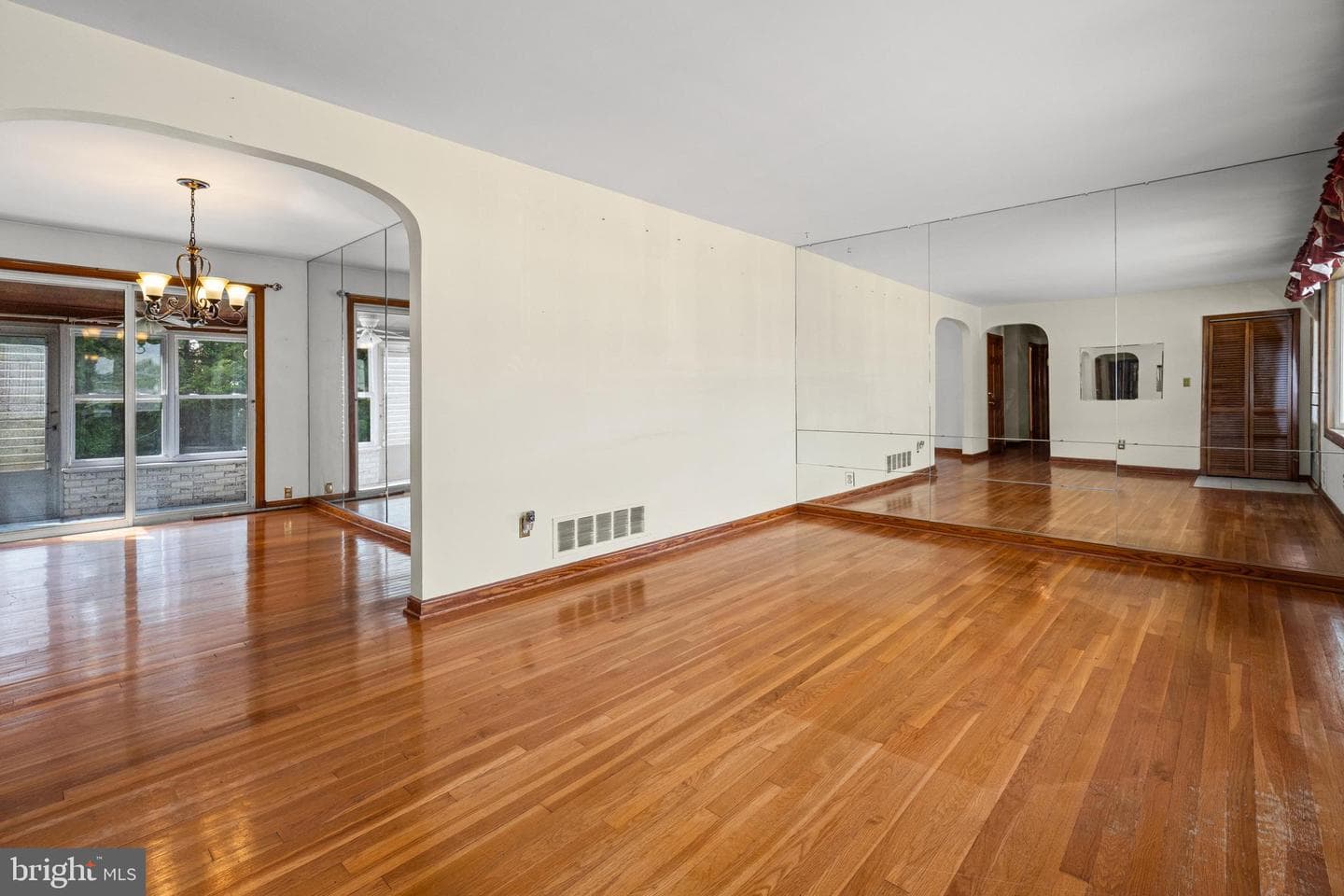 8806 Ashford Road, Baltimore