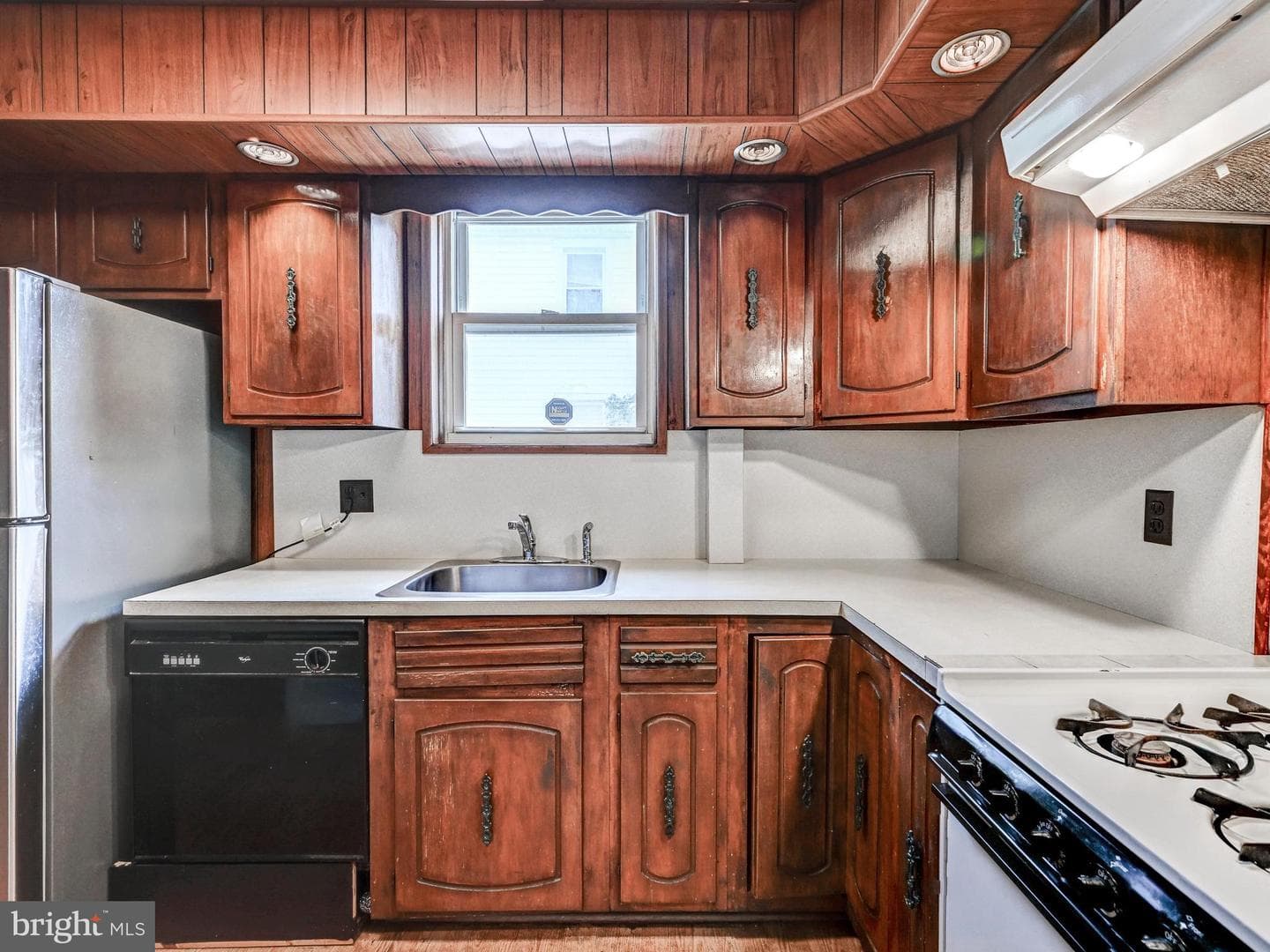 1823 Dundalk Avenue photo 14