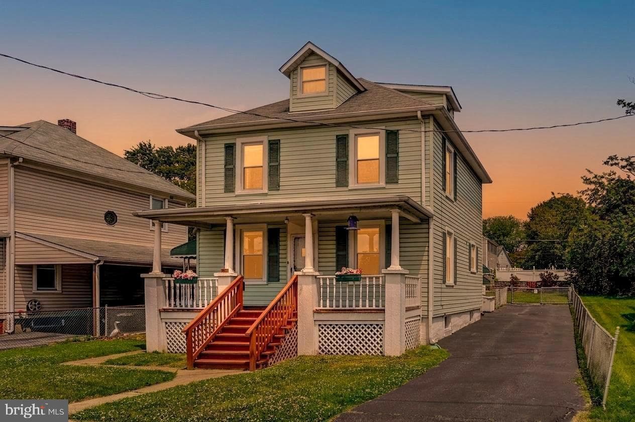 1823 Dundalk Avenue photo 40