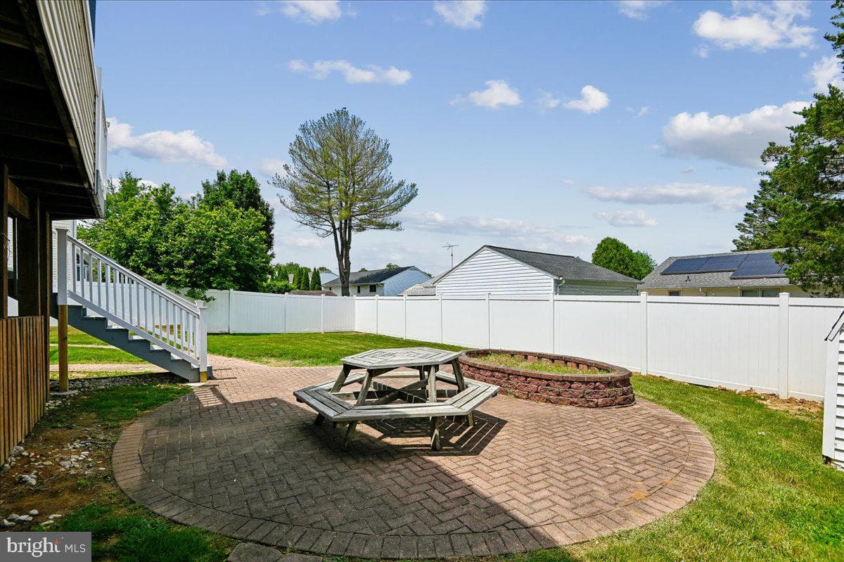 9447 Bellhall photo 4