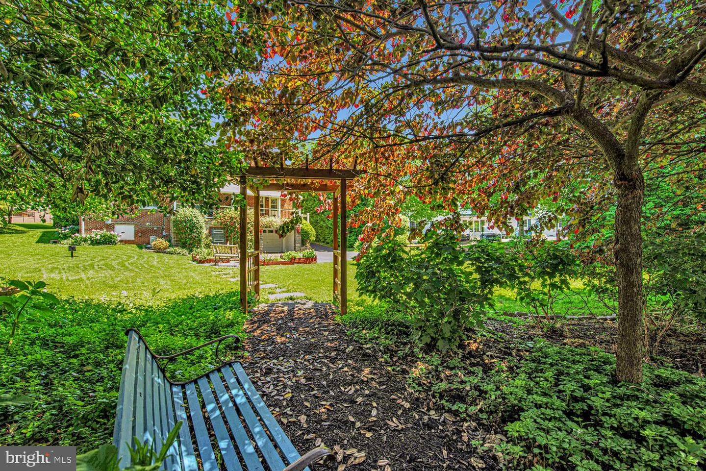 902 Locustvale Road photo 35