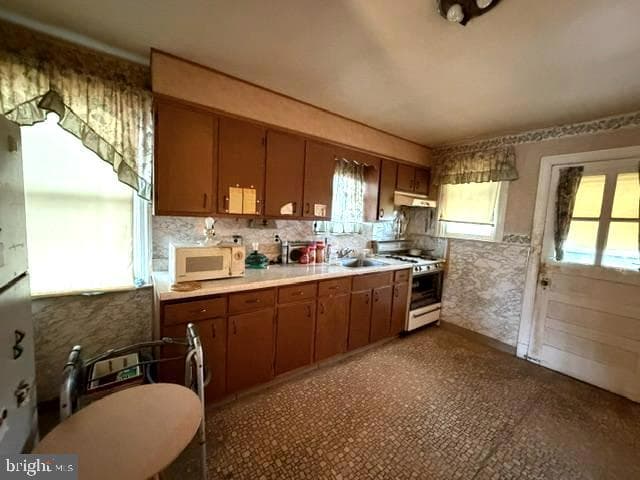 83 Wise Avenue photo 9