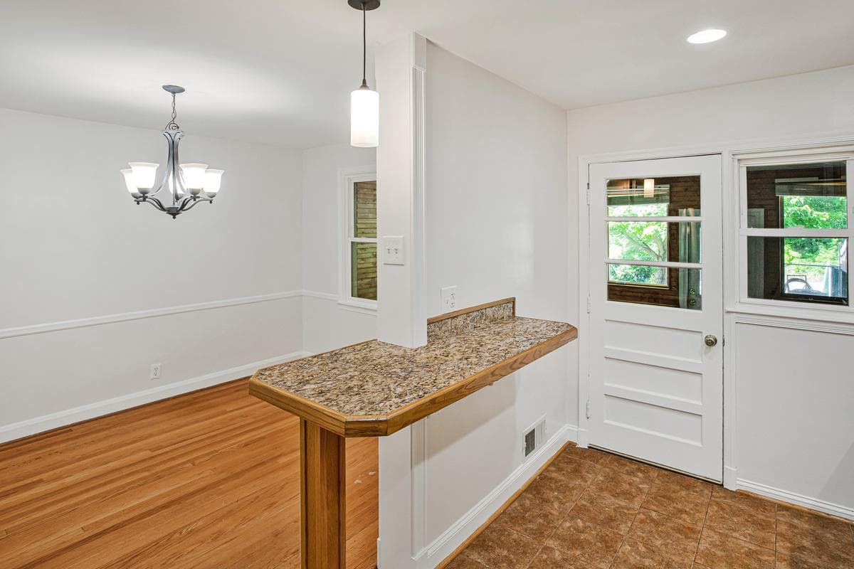 1016 Winsford Road photo 14