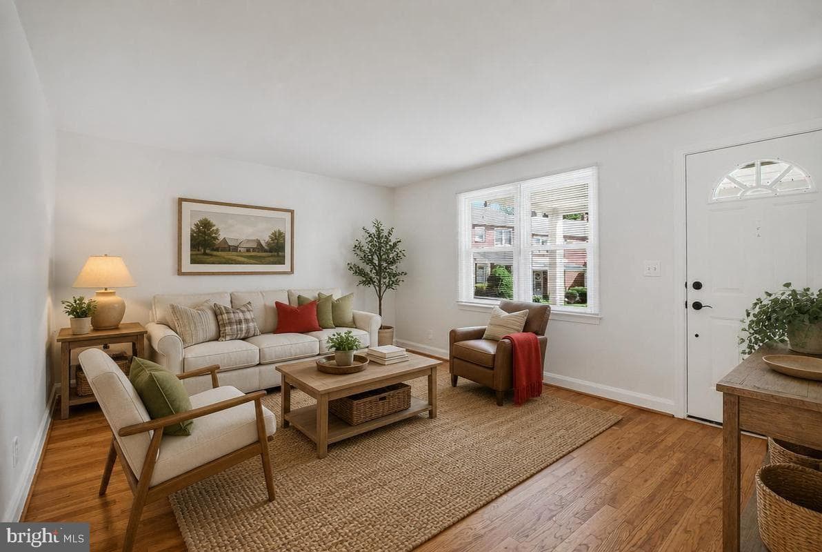 1016 Winsford Road photo 2