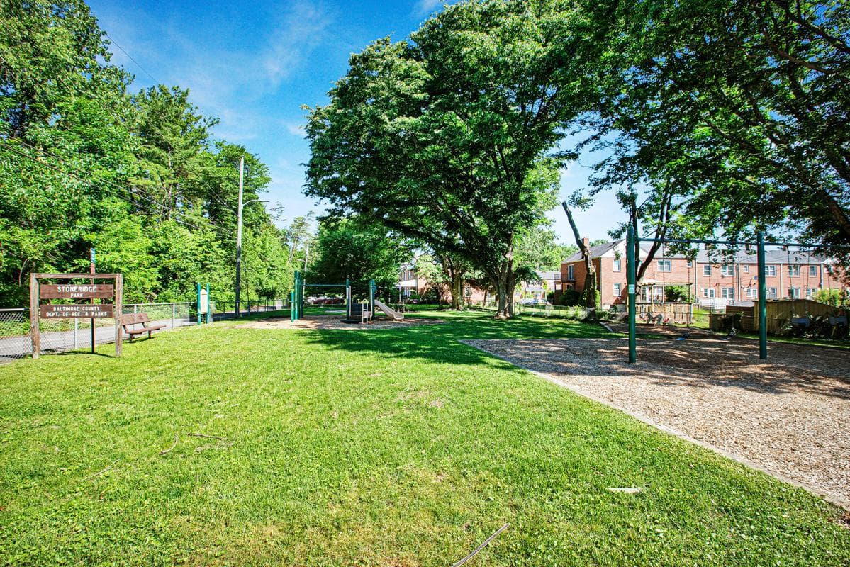 1016 Winsford Road photo 41
