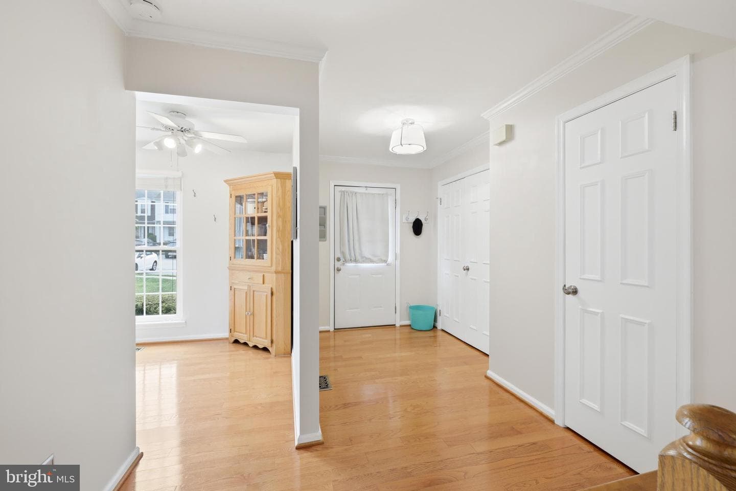 8616 Tower Bridge Way photo 2