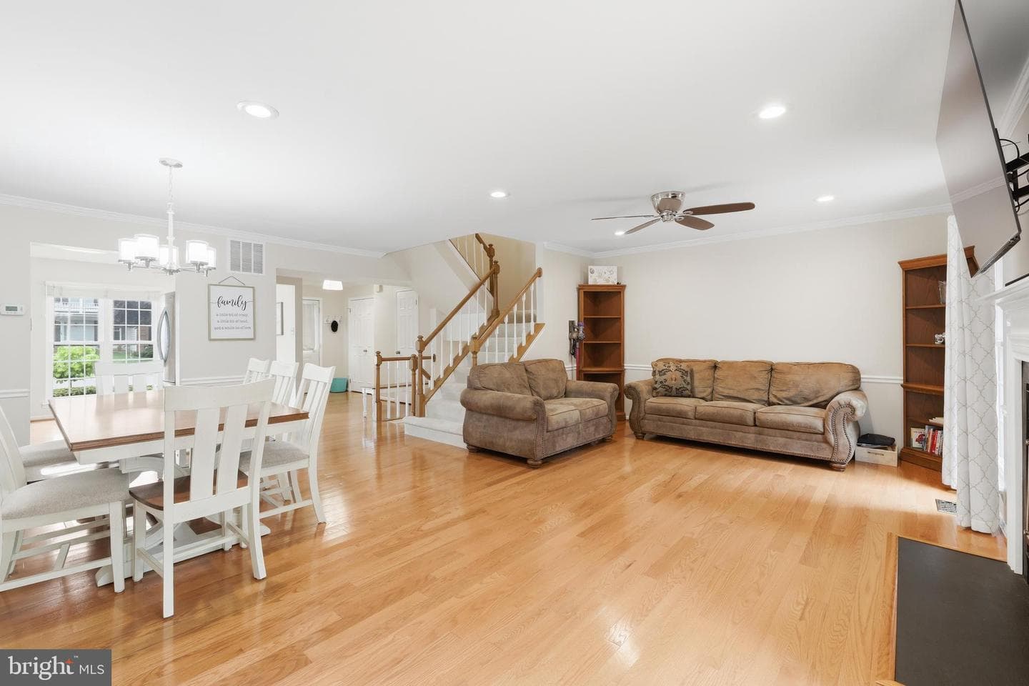8616 Tower Bridge Way photo 3