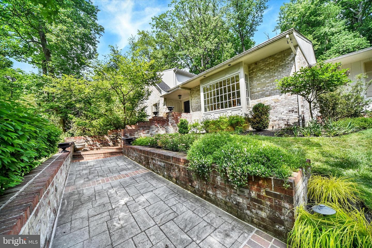 11 Caveswood Lane photo 4
