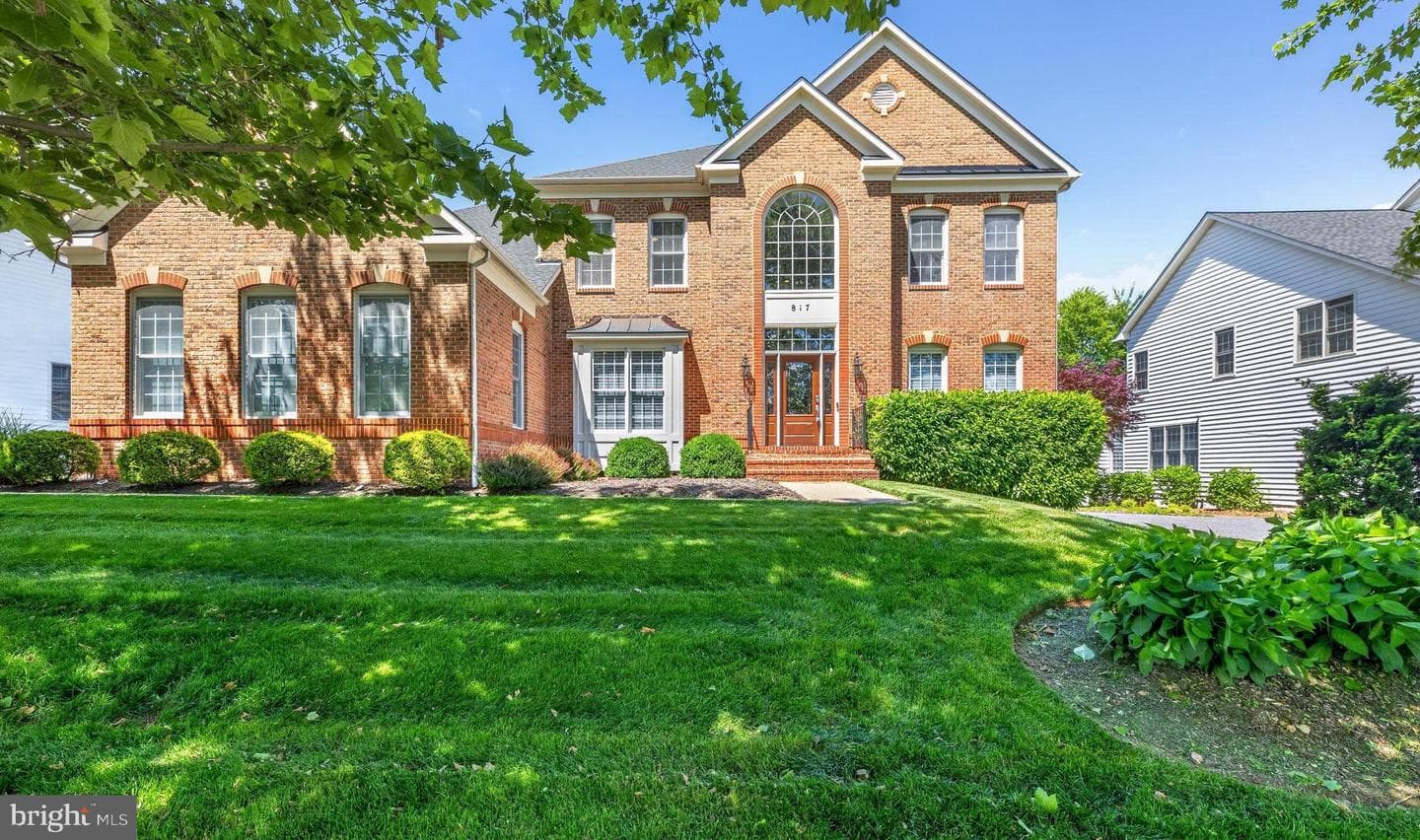 817 Stable Manor Road photo 1
