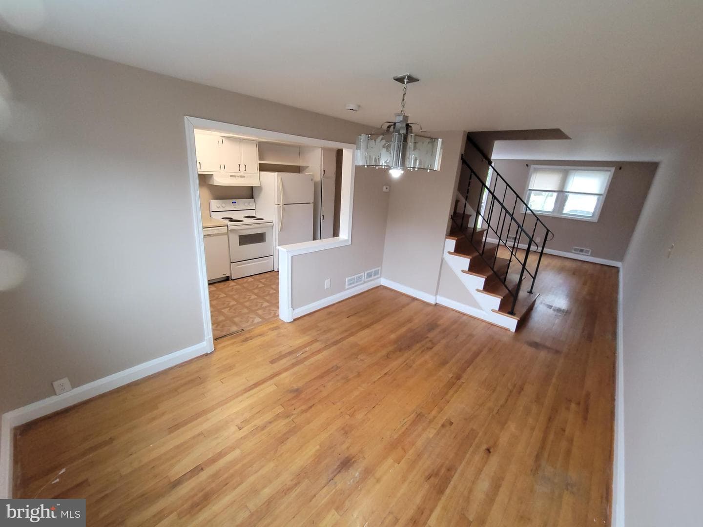 7453 Forrest Avenue photo 4