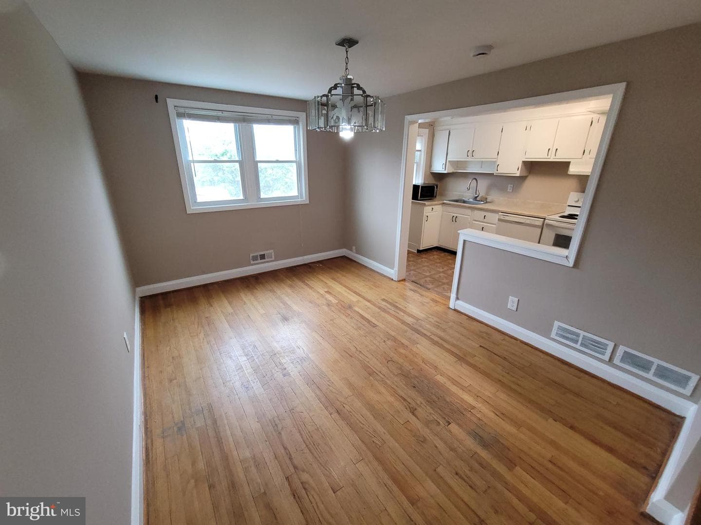 7453 Forrest Avenue photo 5