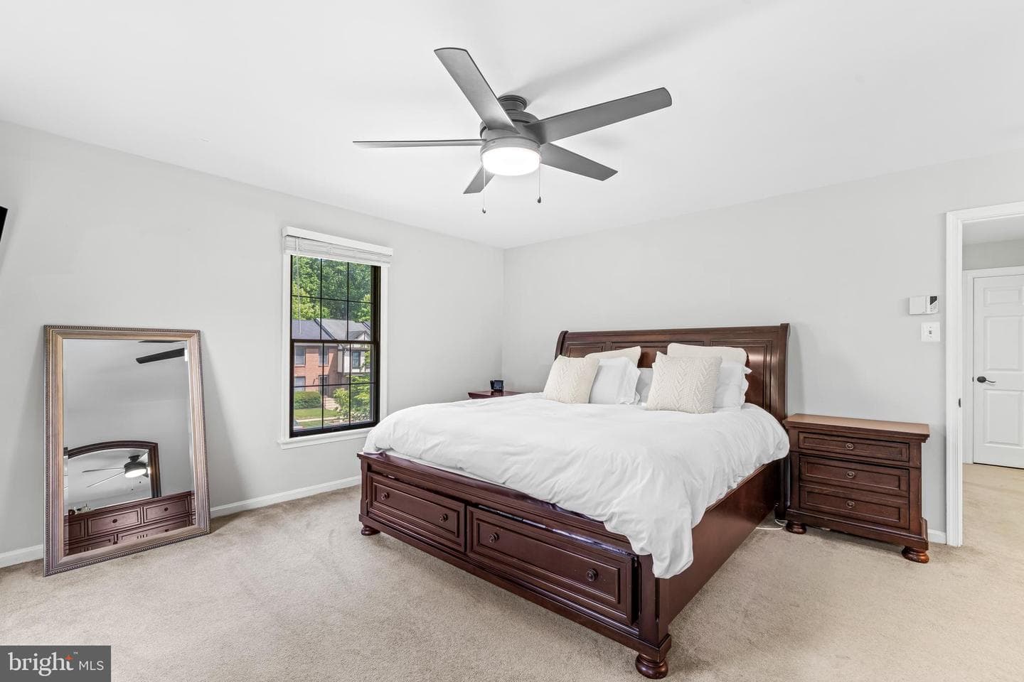 56 Rhodes Place photo 28