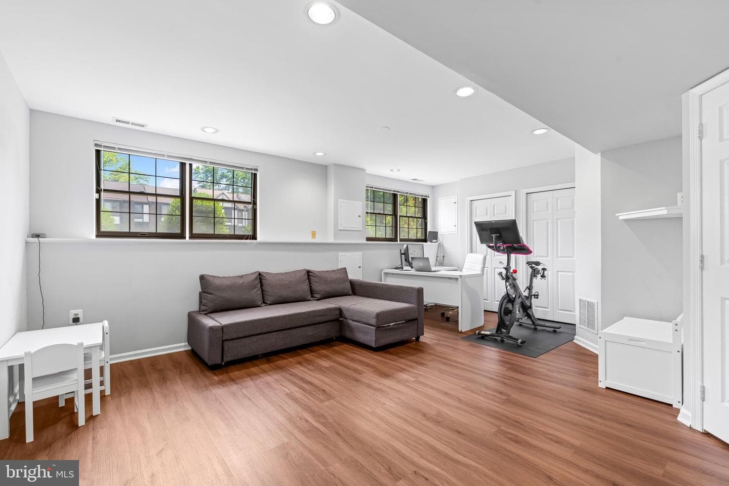 56 Rhodes Place photo 37