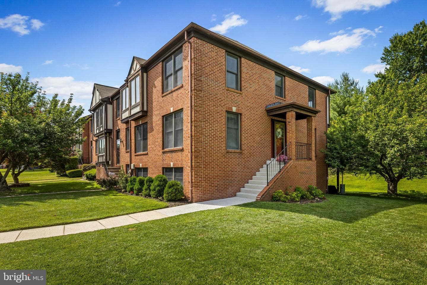 56 Rhodes Place photo 4