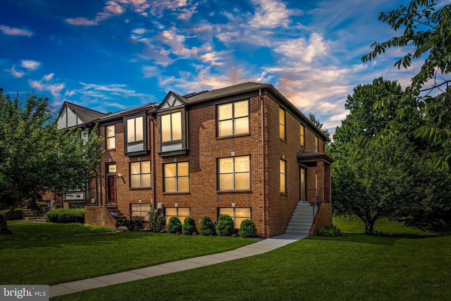 56 Rhodes Place photo 46