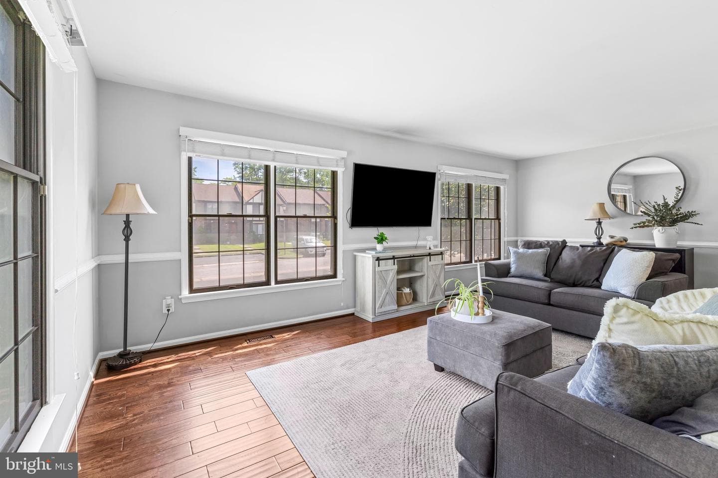 56 Rhodes Place photo 9