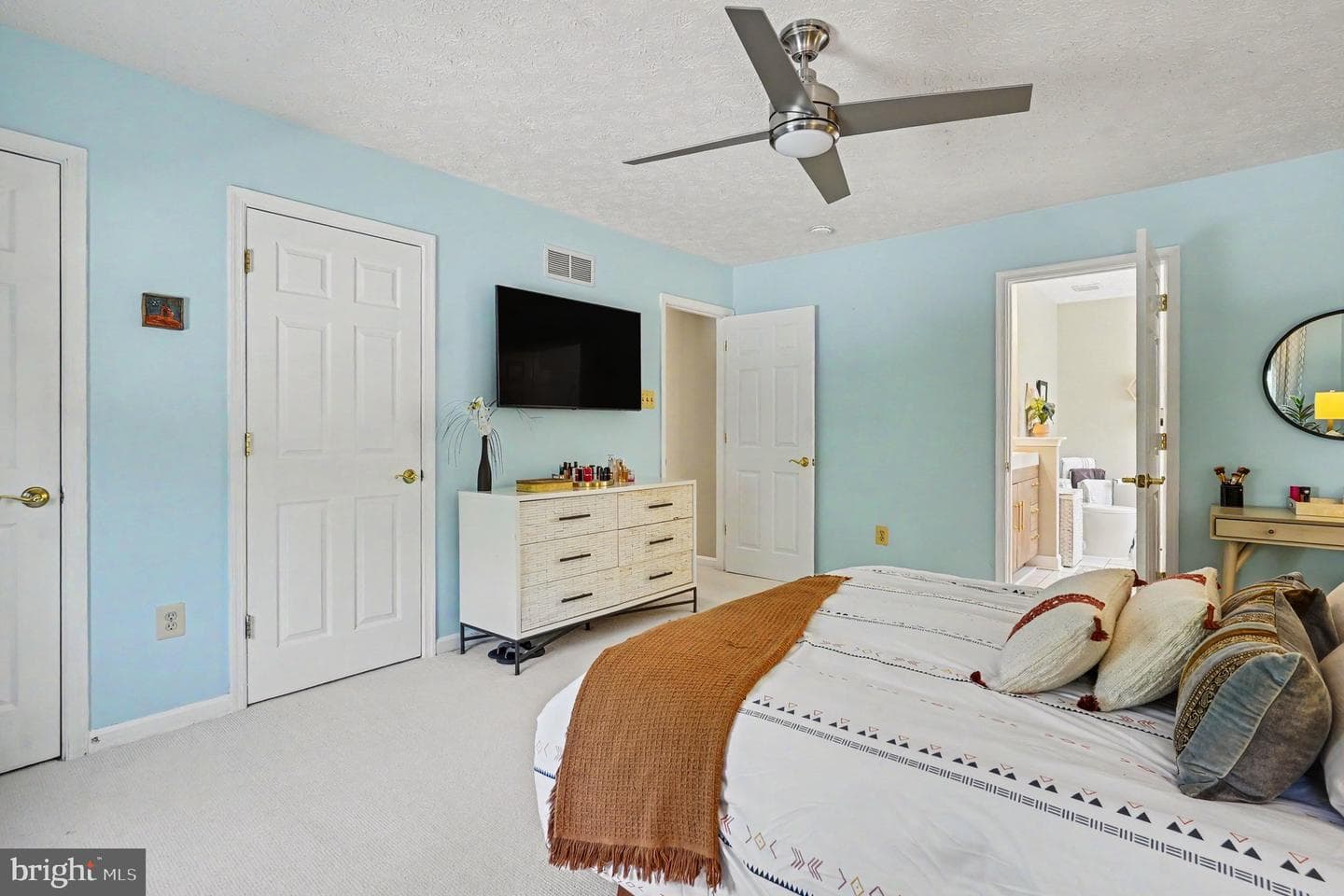 8709 Melissa Lilian Court photo 23
